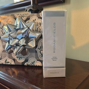 NEW in box. Rodan + Fields Active Hydration Serum